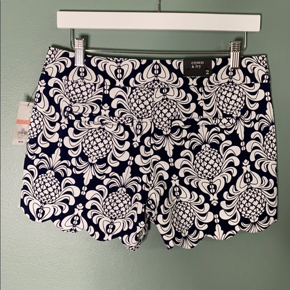 🍍NWT Crown & Ivy Navy Damask Pineapple Shorts 2